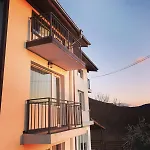 бялата къща アパート