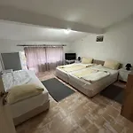 бялата къща アパート Debelets