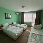 бялата къща * Debelec