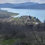 бялата къща Apartman Debelec