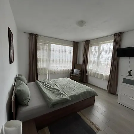 Апартаменти бялата къща Debelets (Varna)