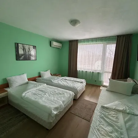 бялата къща * Debelets (Varna)